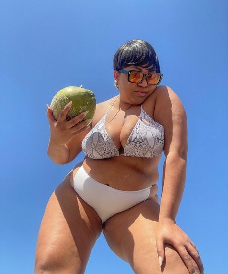 Rizia Cerqueira hermosa estrella porno galería