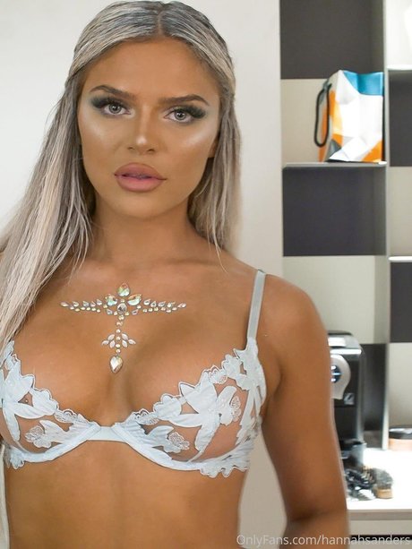 Hannah Brooke Sanders modelo pornografico imágenes
