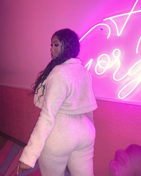 sobomb actriz caliente galería