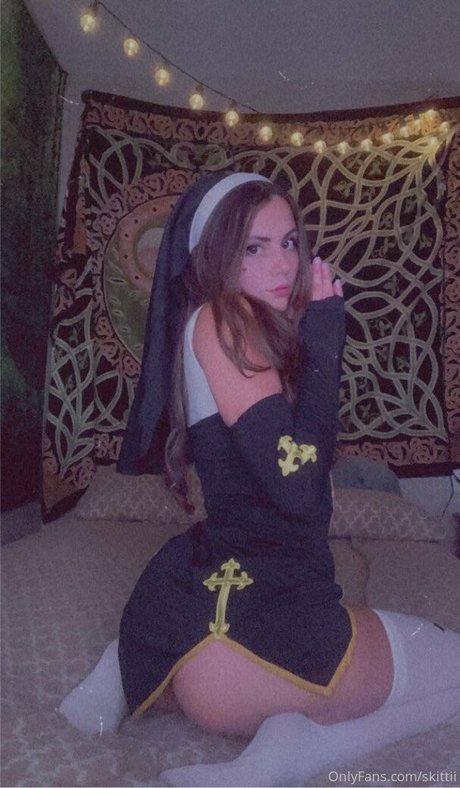 Skittii modelo atractivo fotos