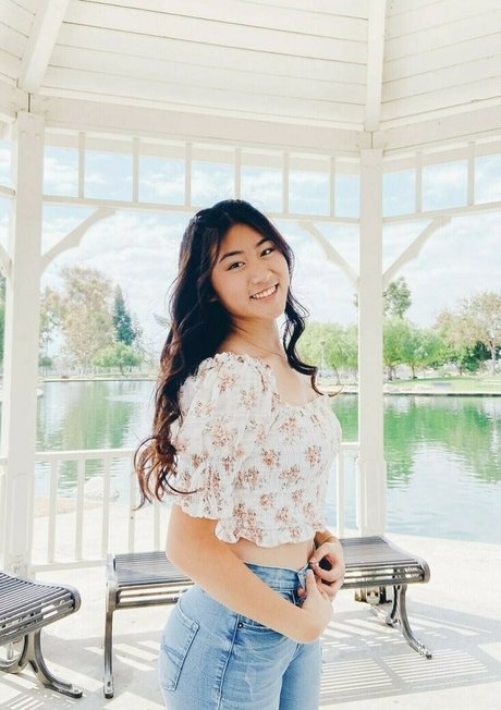 Alexiston estrella desnuda imágenes