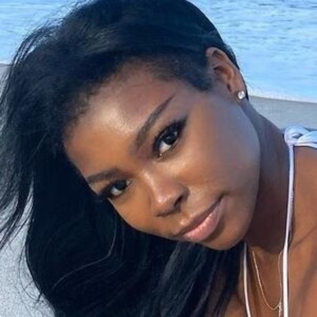 Annah Nicki Smith actriz de desnudos galería