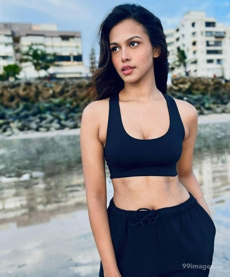 Adline Castelino estrella pornografica galerías