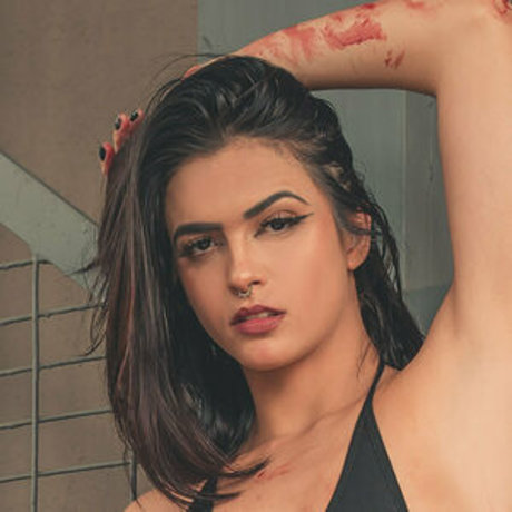 Milena Bonaccio modelo superior imágenes