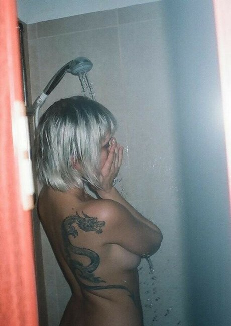 Tina Dubrosky modelo desnudos galería