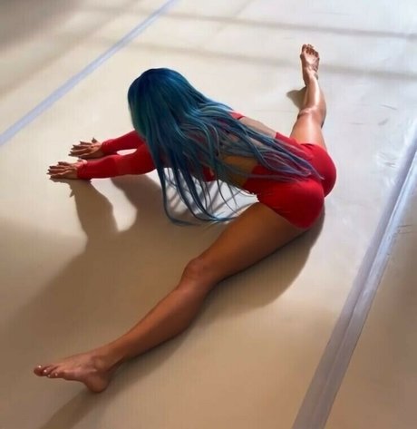 WWE Sasha Banks modelo desnudo foto