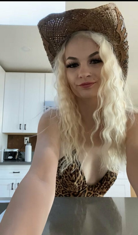 Lyssa Lyssaababii estrella porno adulto galería