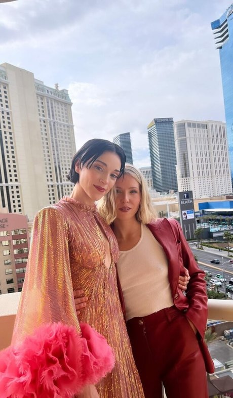 St Vincent actriz de desnudos recopilación