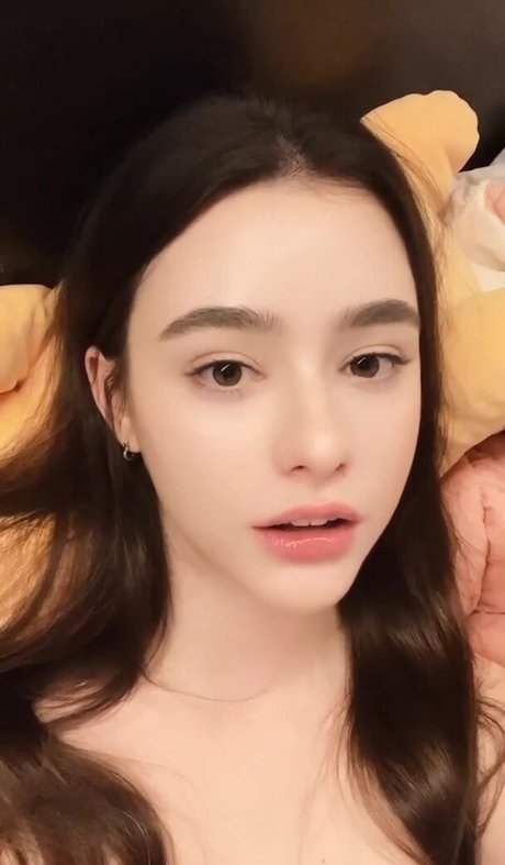 Dasha Tarab estrella erótica archivo