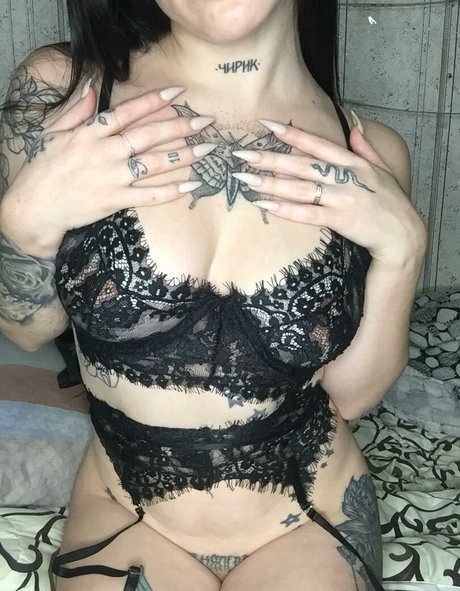 Saint Idol desnudos estrella foto