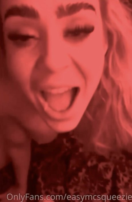 Emily McCarthy estrella porno fotos