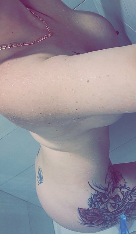 Sugar Krispy Kat modelo xxx foto