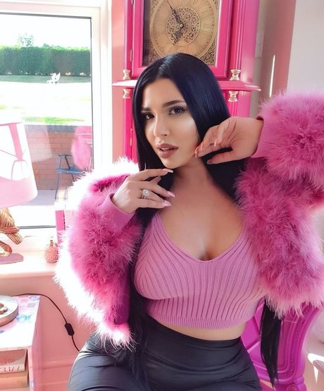 Mizz Ellaa ASMR bonita estrella imagen