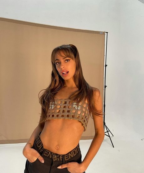 Martina Stoessel modelo atractivo recopilación