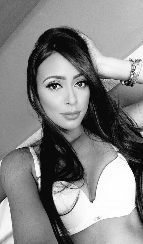 Caro Ortiz estrella fotos