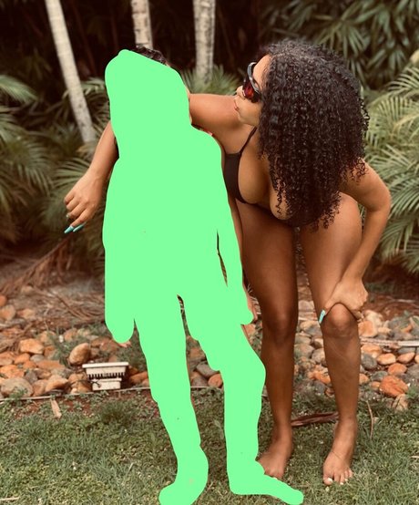 Vitoria Oliveira actriz adulta foto