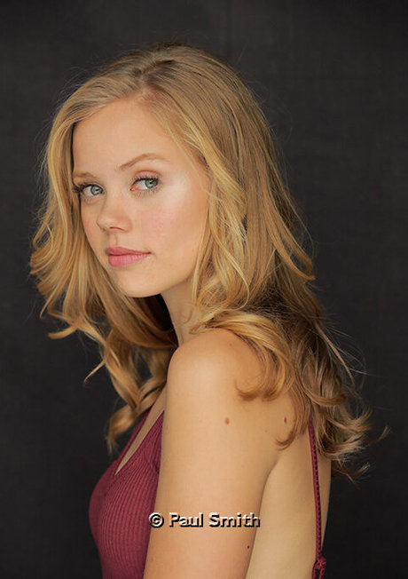 Annalisa Cochrane modelo desnudos galerías