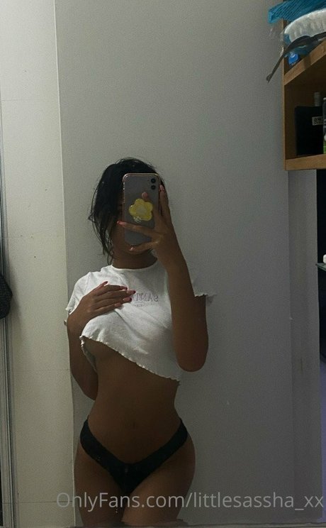 LittleSassha estrella porno imágenes