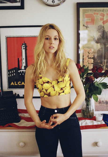 Alona Tal arte estelar foto