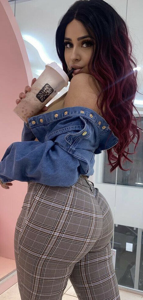 Claudiamolina a estrella porno desnuda imagen