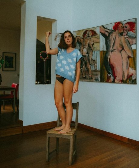 Lou Howard actriz de desnudos imagen