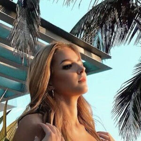 Giorgia Vela bonita actriz imagen