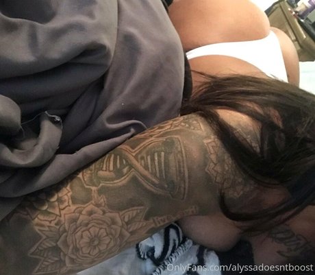 Alyssadoesntboost modelo xxx galería