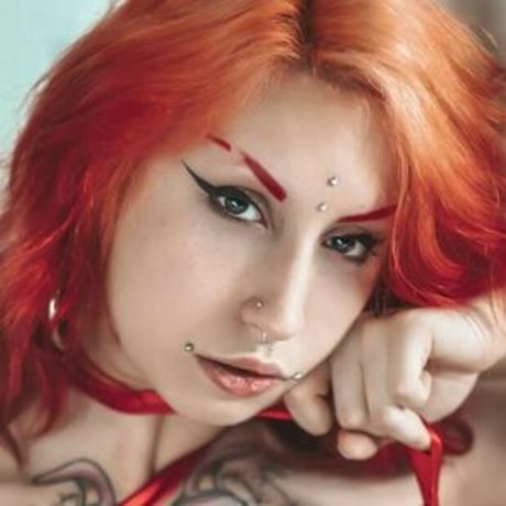 Sadtreep actriz porno fotos