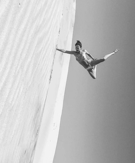 Nadine Nicole estrella desnuda archivo