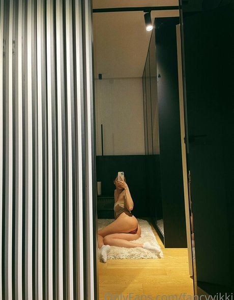 FancyVikki actriz adulta galerías