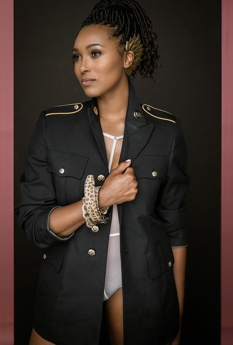 Dr Ebonie Vincent estrella sexy imagen