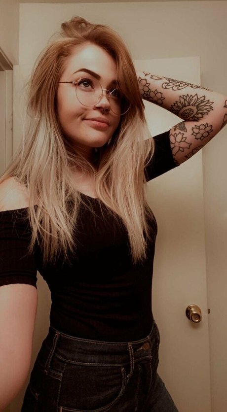 Bassbby val actriz atractiva galerías