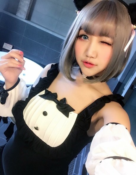 Miss Seven modelo desnudo imágenes