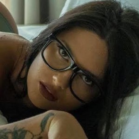Ana Pusovnik buena estrella porno imagen