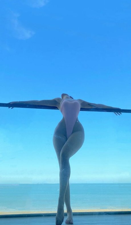 QianniuTT estrella porno hermosa foto