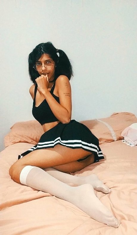 Emiloli arte modelo foto