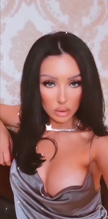 Denise Caissim modelo de alta definición foto