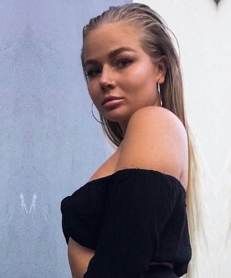 Emmahaggstrom estrella porno atractiva imágenes