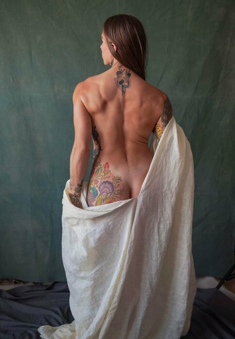 Ella Anne Kociuba actriz libre fotos