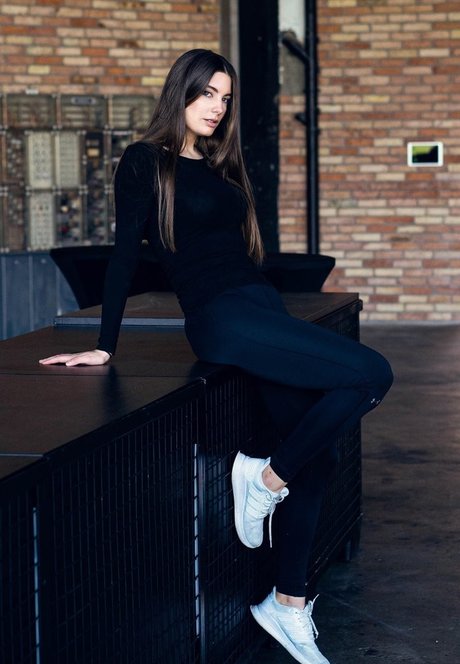 Lea Chloe modelo pornografico galerías