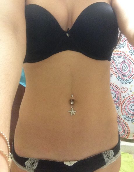 Katie Broad estrella desnuda fotos