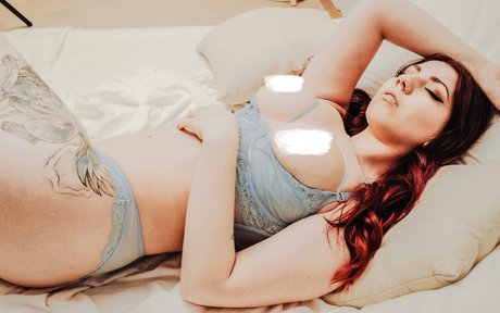 Hylian Tami estrella erótica fotos