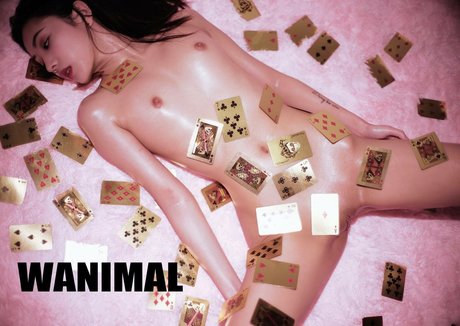 Qinweiyingjie actriz desnuda imagen