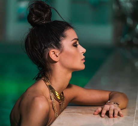 Sandra Dziwiszek bonita modelo recopilación