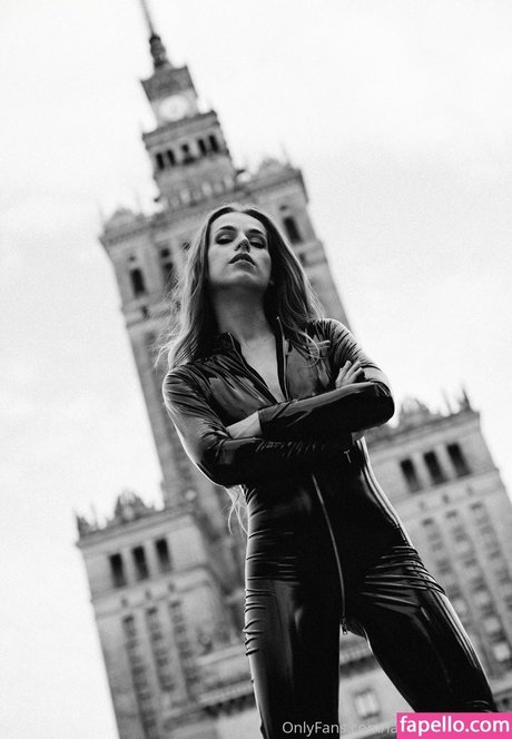 Lady Annabelle modelo agradable foto