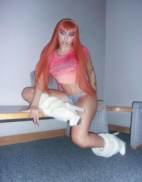 Lourdes Maria modelo de alta definición archivo