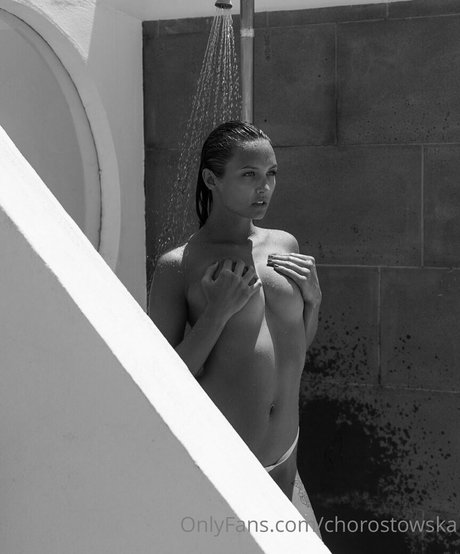 Kinga Chorostowska modelo agradable foto