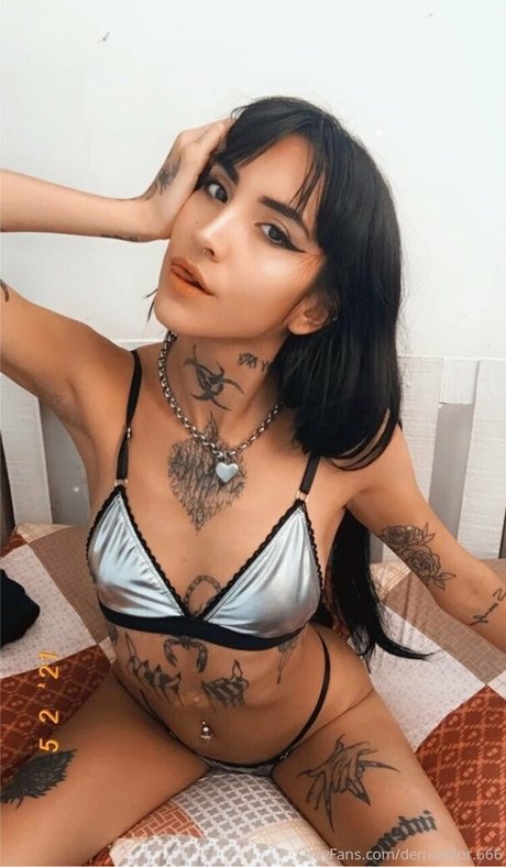 Demonflor modelo sexy imágenes