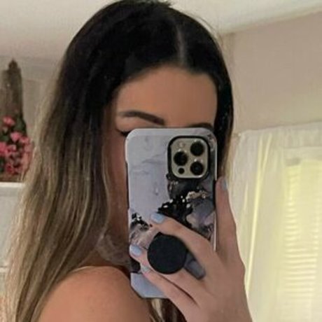 Punzel modelo desnudo archivo