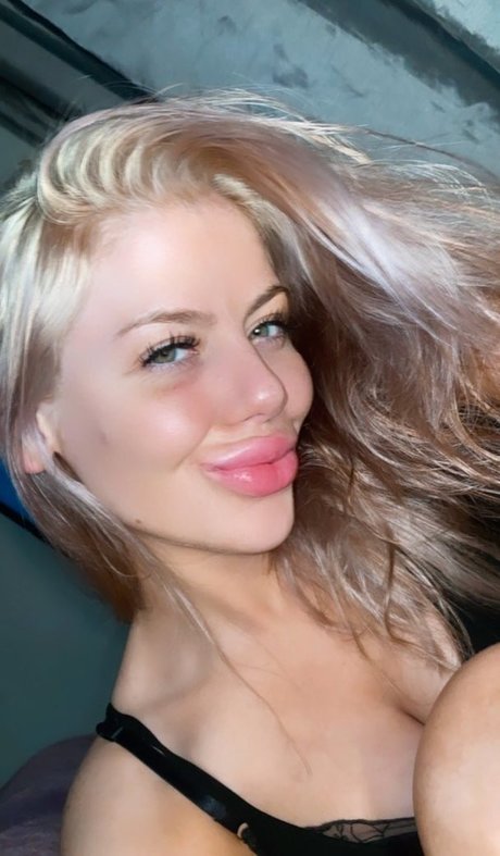 Jasmin Heaney estrella porno de alta calidad foto